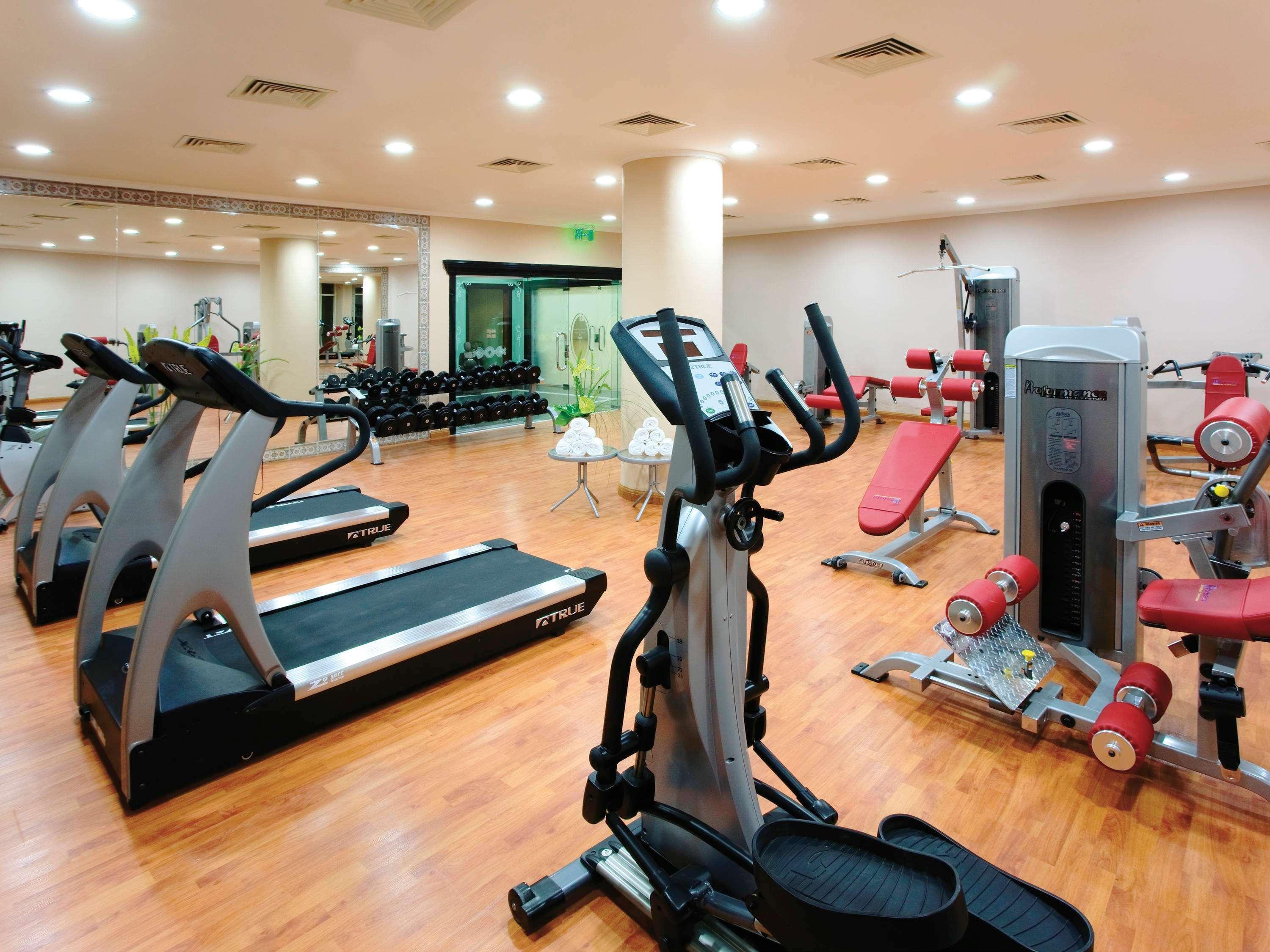 Moevenpick Resort El Sokhna Ajn Suchna Zewnętrze zdjęcie A gym in a hotel