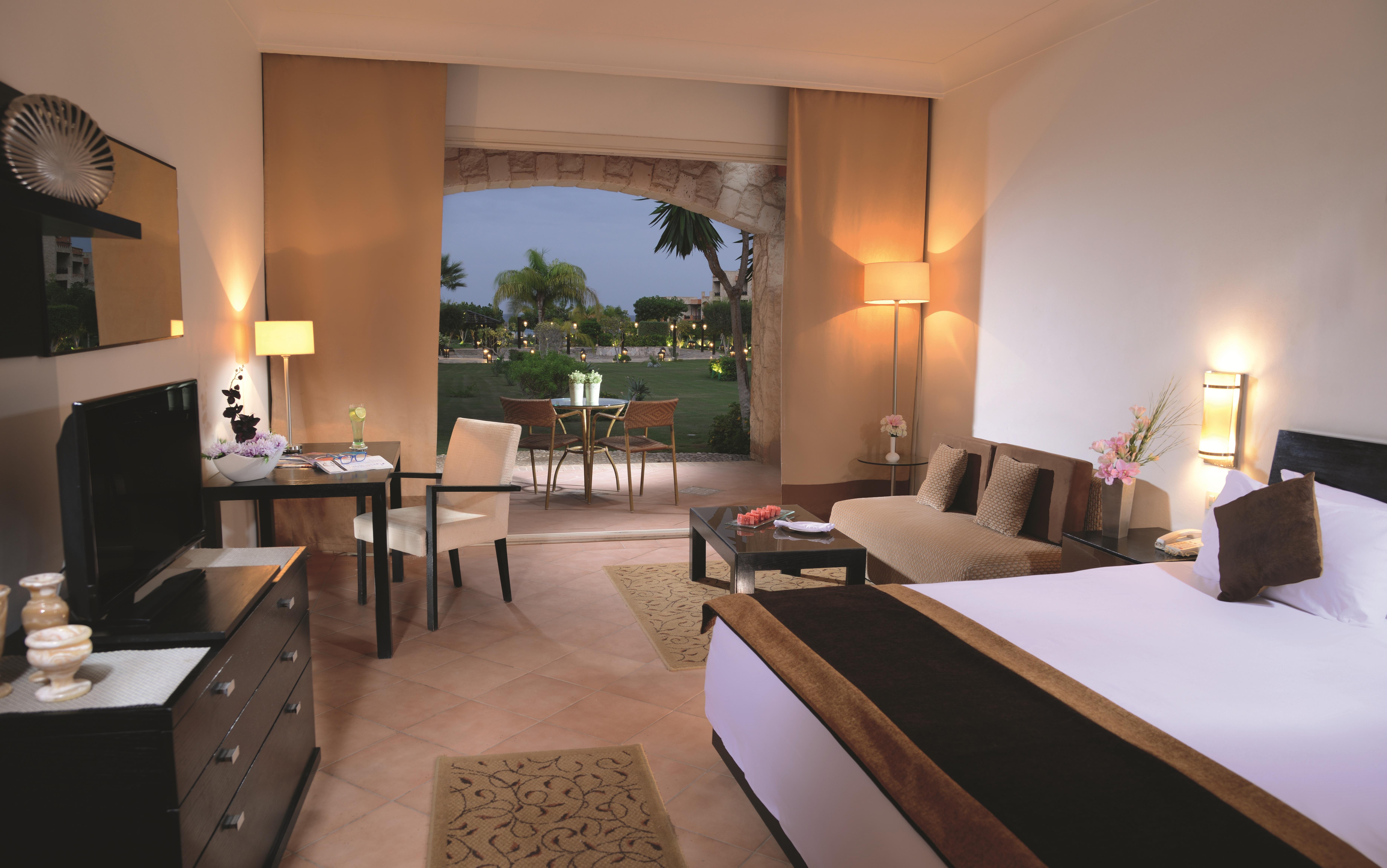 Moevenpick Resort El Sokhna Ajn Suchna Zewnętrze zdjęcie A room at the Taj Mahal Palace, Mumbai