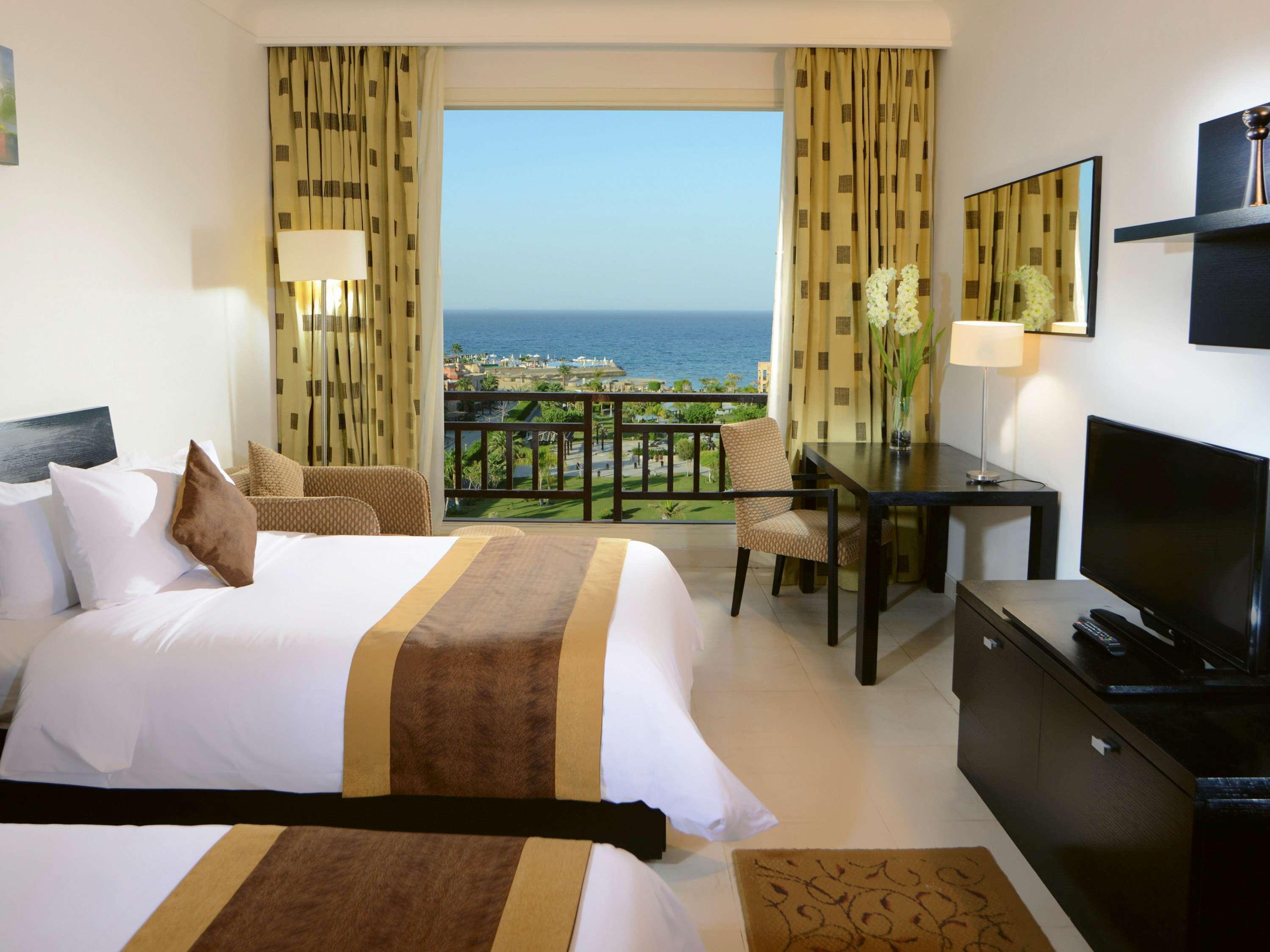 Moevenpick Resort El Sokhna Ajn Suchna Zewnętrze zdjęcie A room at the Hilton Sharm El Sheikh