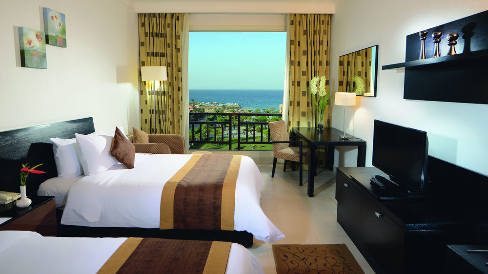 Moevenpick Resort El Sokhna Ajn Suchna Zewnętrze zdjęcie A room at the Hilton Sharm El Sheikh